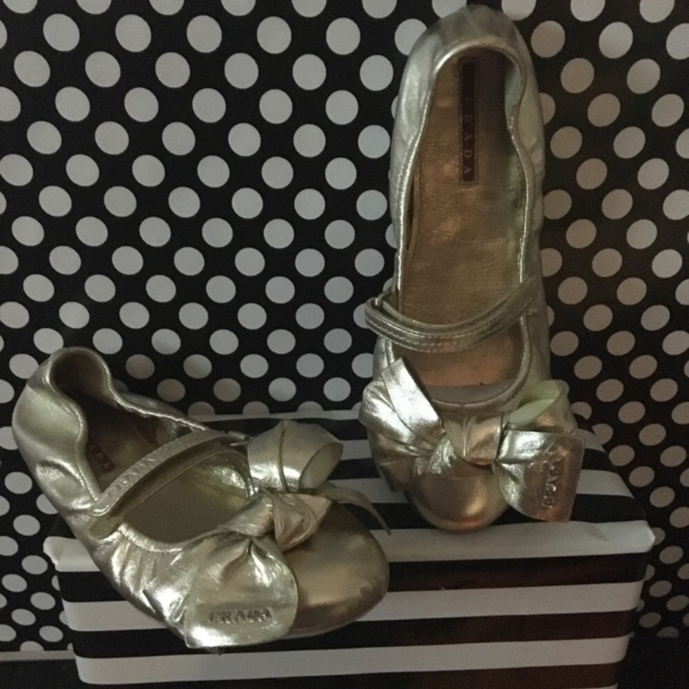 🛍 Authentic Prada girl shoes 🛍